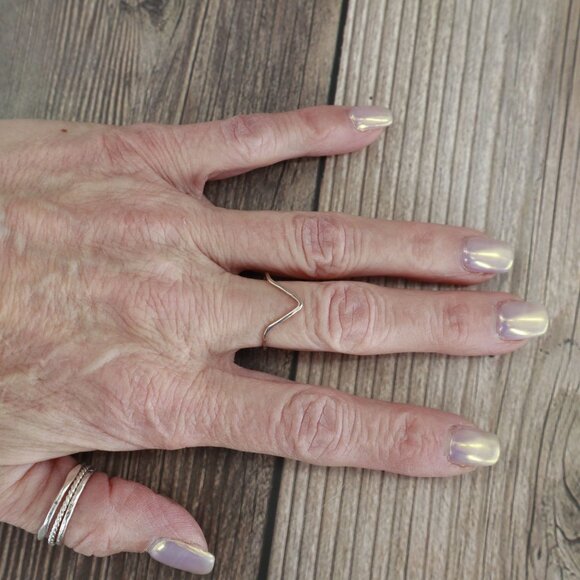 Chevron Stacking Ring Silver Gypsy Party Minimalist Bohemian Dainty Casual NWOT - Picture 1 of 12